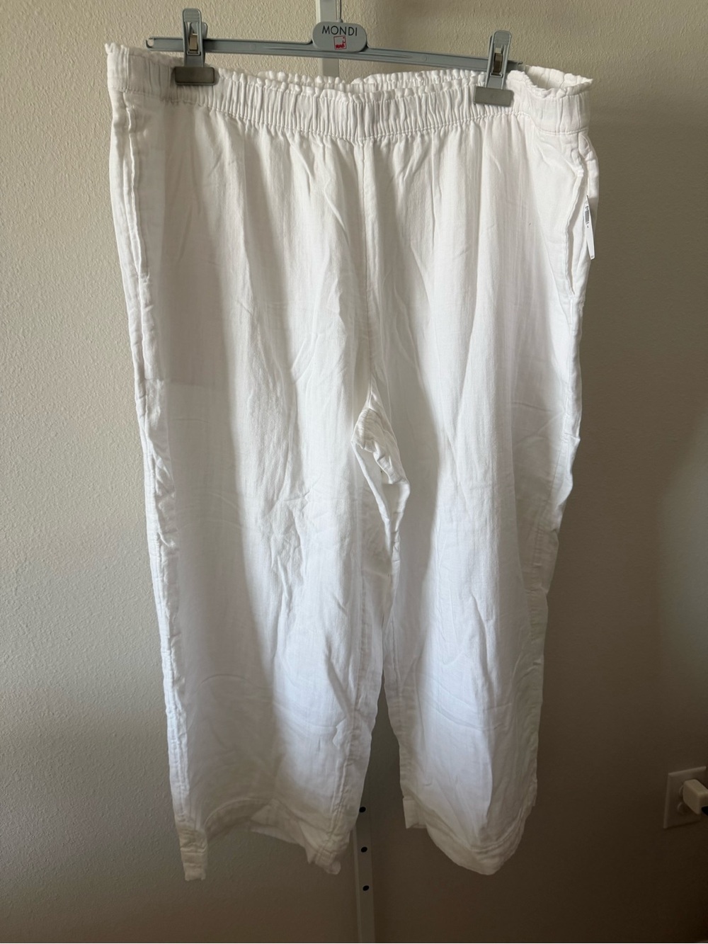 NWT- Old NavyWhite Elastic-Gauze Cropped Pants